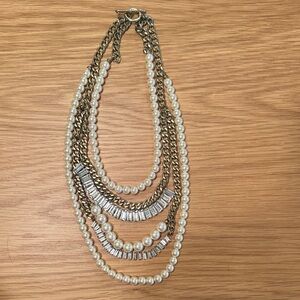 Elegant Pearl and Chain Necklace